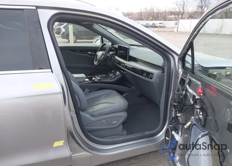 2021 Lincoln Nautilus Reserve z USA, uszkodzony, nr VIN 2LMPJ8KP4MBL10743